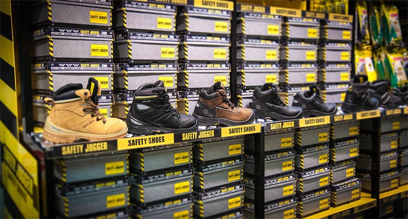 Store selling quality safety shoes at good prices in HCMC